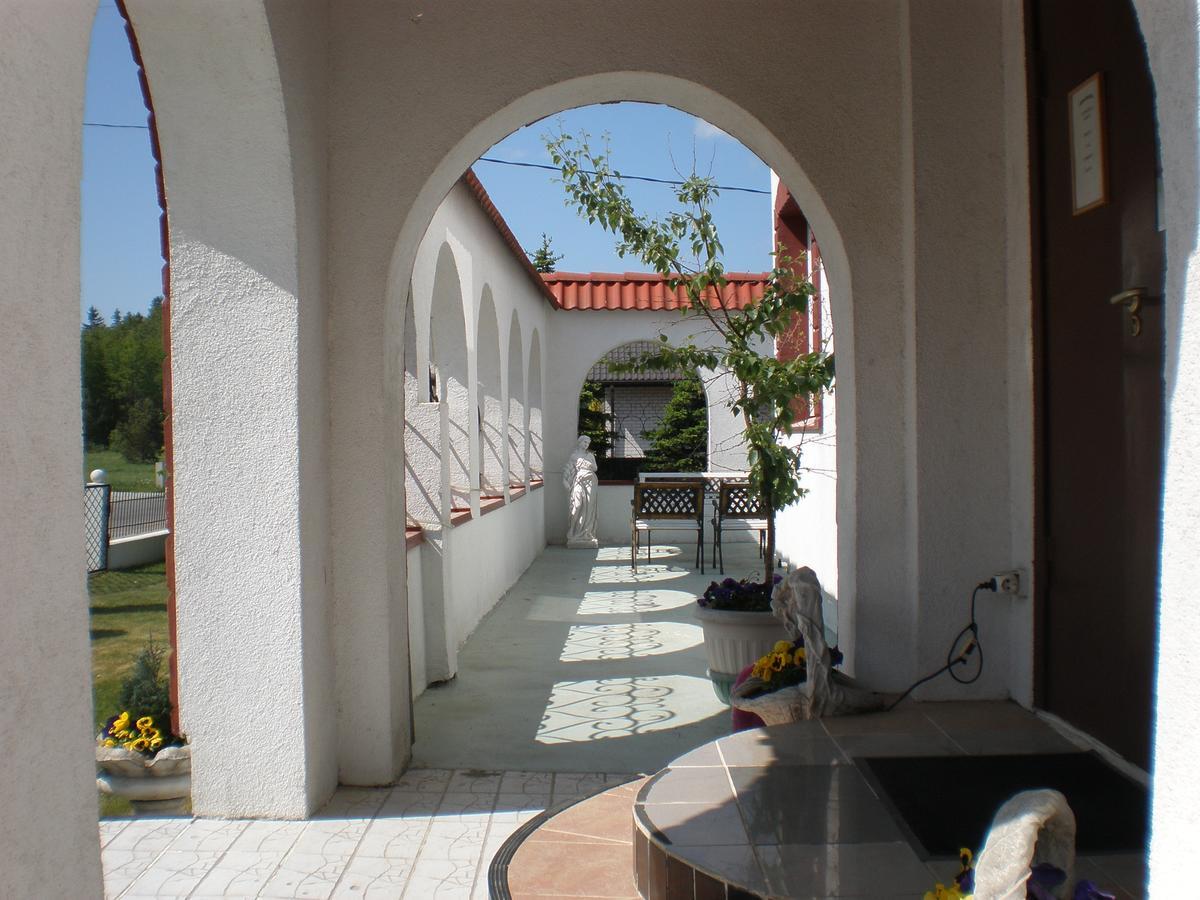 Hotel Getliin Saku Kültér fotó