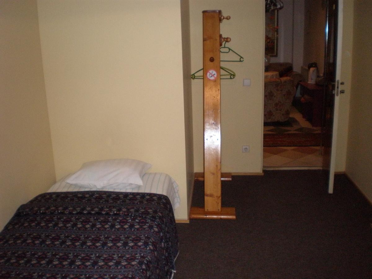 Hotel Getliin Saku Kültér fotó